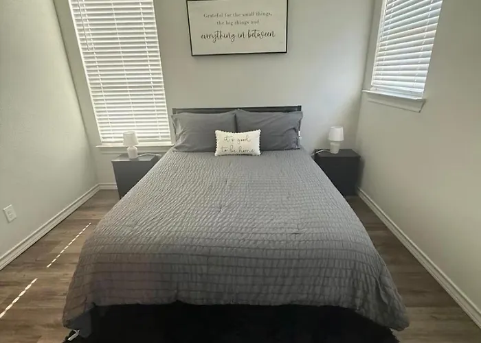 Beautiful Modern 3 Bed 2 Bath