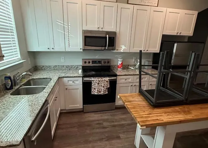 Beautiful Modern 3 Bed 2 Bath Holiday home *