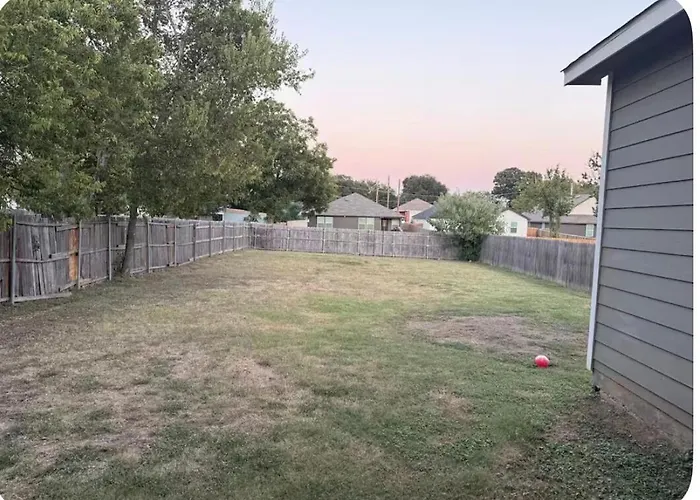 Beautiful Modern 3 Bed 2 Bath * Fort Worth